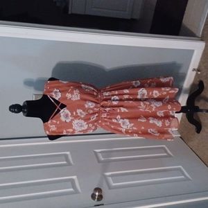 FINAL PRICE DROP!! Pretty Summer Dress 🌞